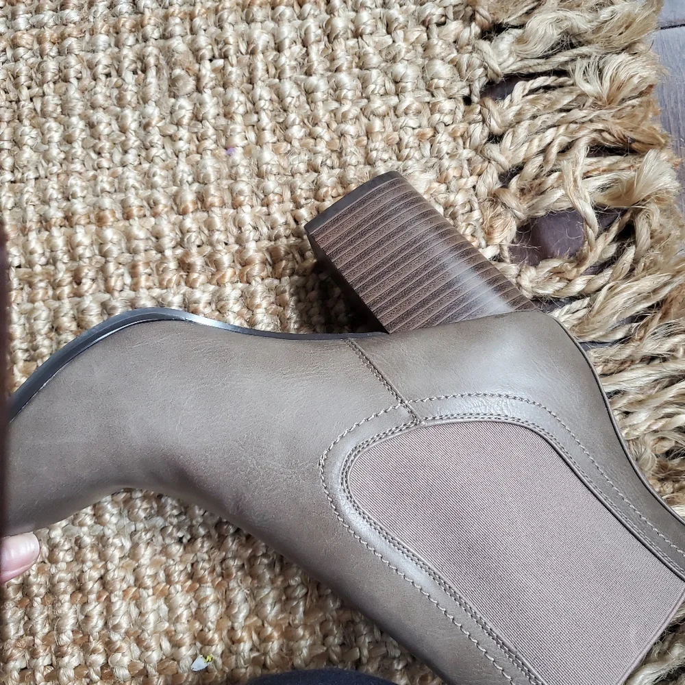 Tan color boots size 10 women's New with 3 inch high chunky heels by Lil…