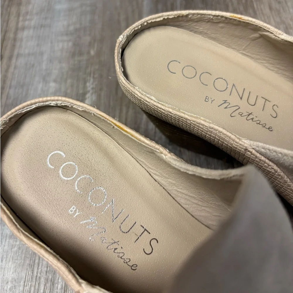 Coconuts by Matisse Leave It Suede Mule Cowgirl Booties