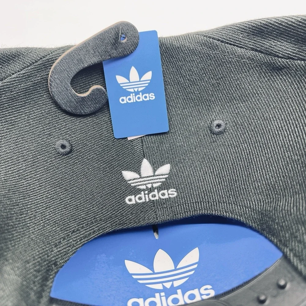 adidas originals trefoil