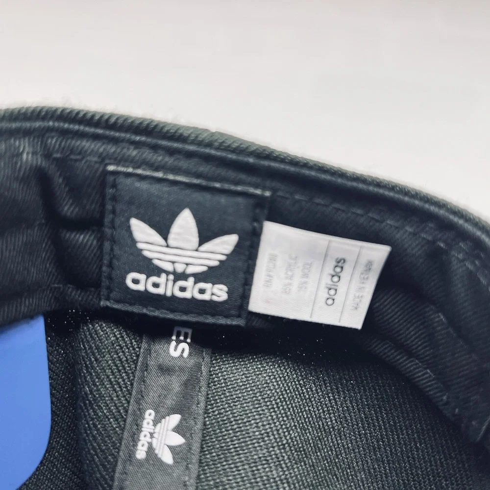 adidas originals trefoil