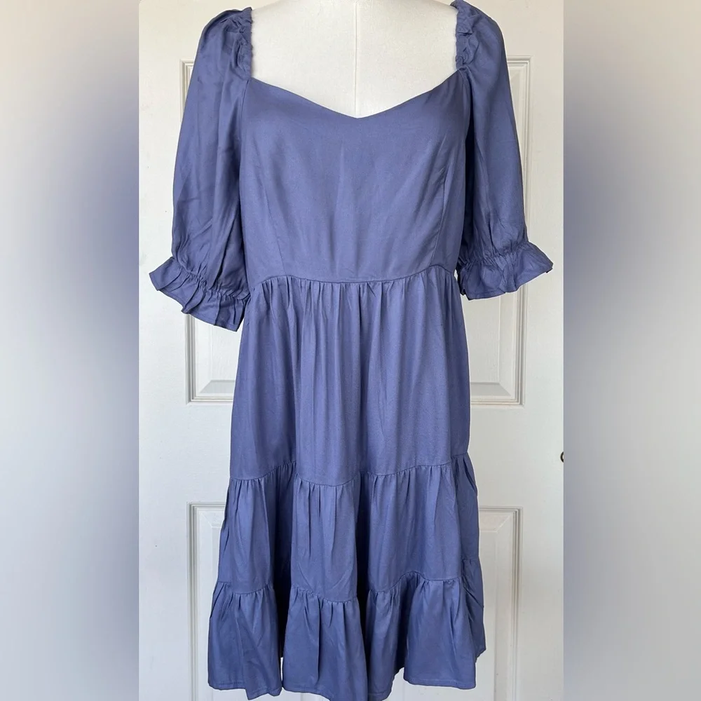 Beyond Words‎ Tiered Puffed Sleeve Soft Queen Anne Neckline Size Large