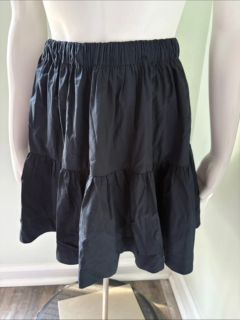 Abercrombie & Fitch black 60% tiered