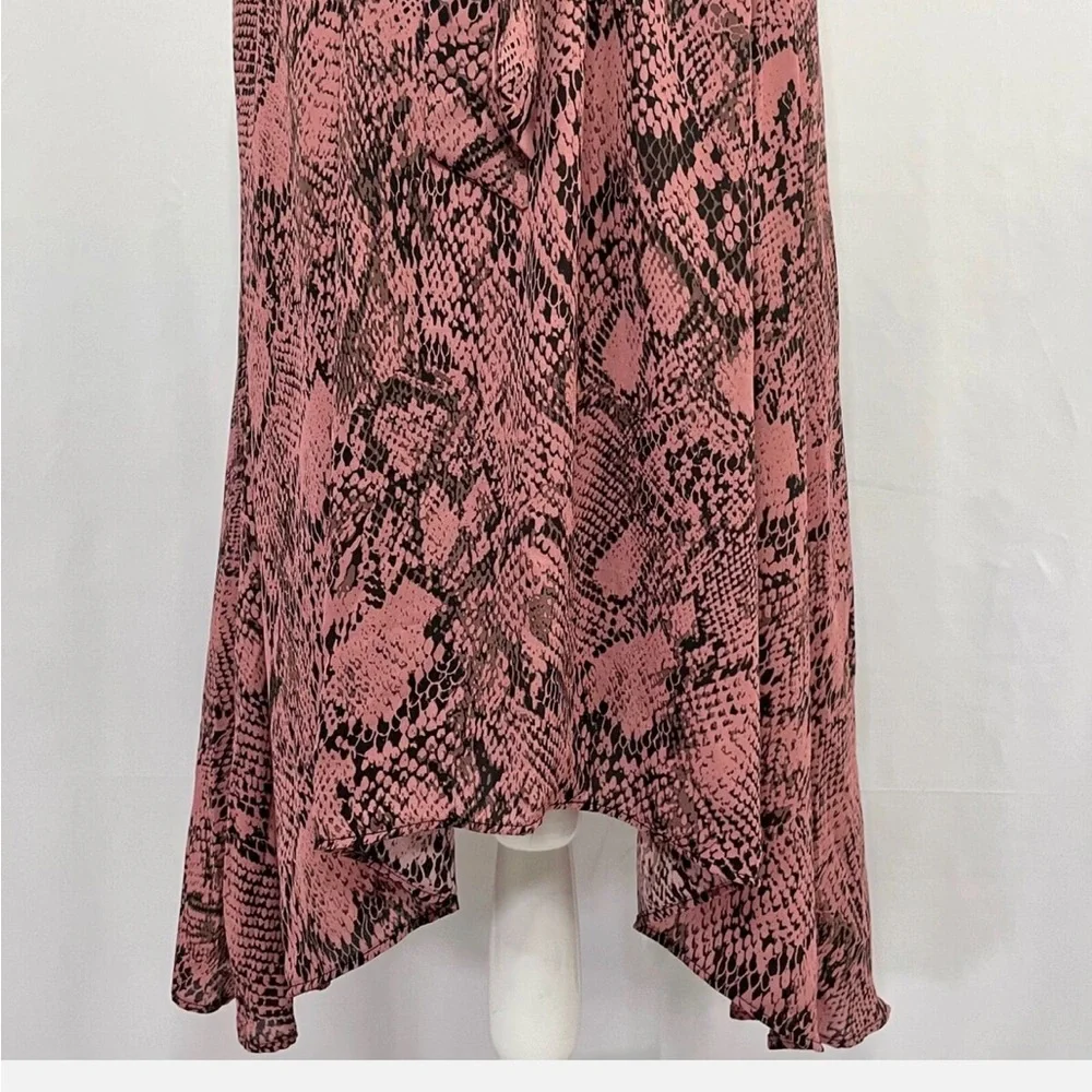 The Vanity Room Snake Print V-Neck Flutter Sleeve Hanky Hem Dress Size Small