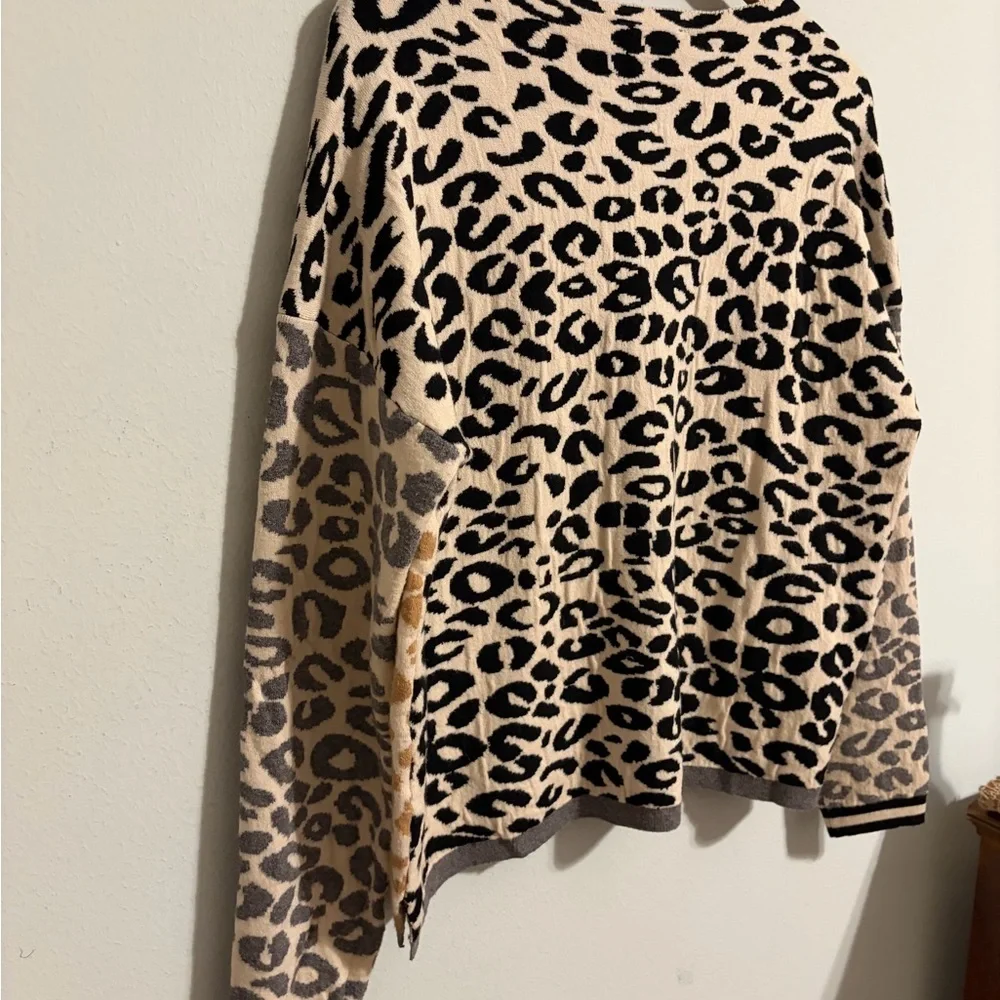 Anthroplogie THML Leopard Print Sweater with Gray Sleeves Artsy Drop Shoulders L