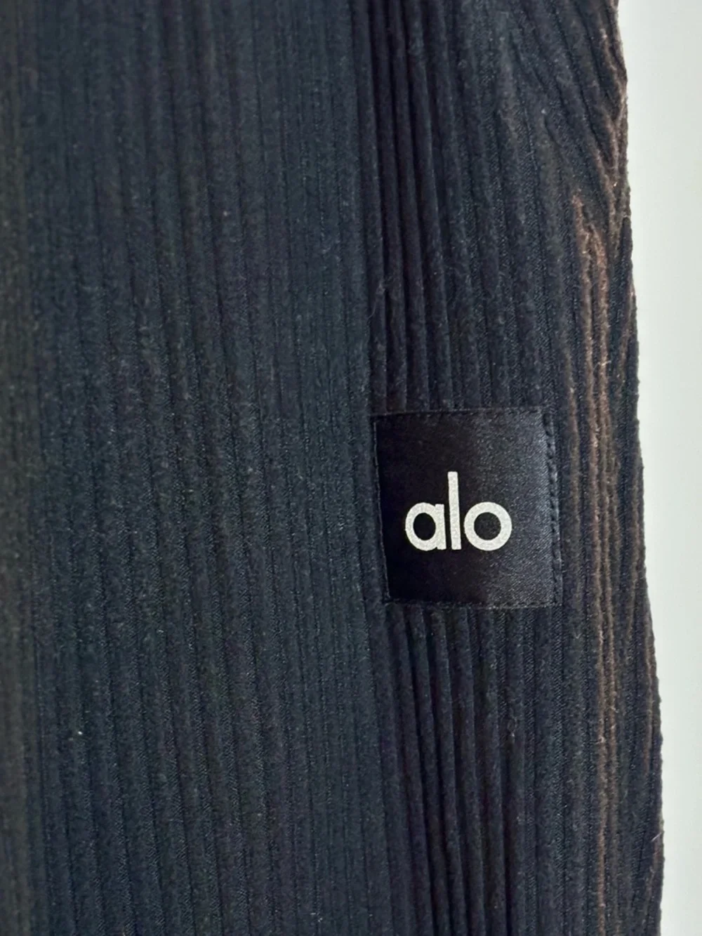 ALO Yoga pockets tapered waist