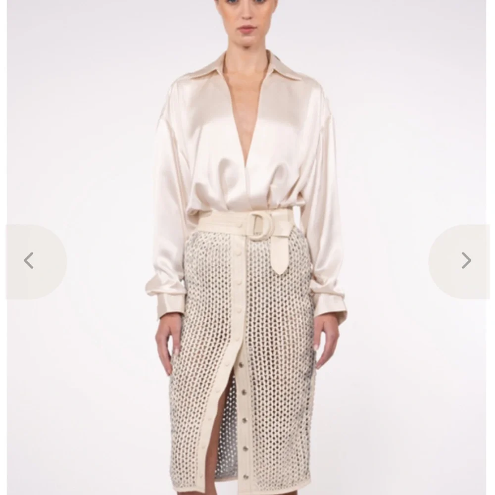 NONchalant max Midi Cream woven leather skirt