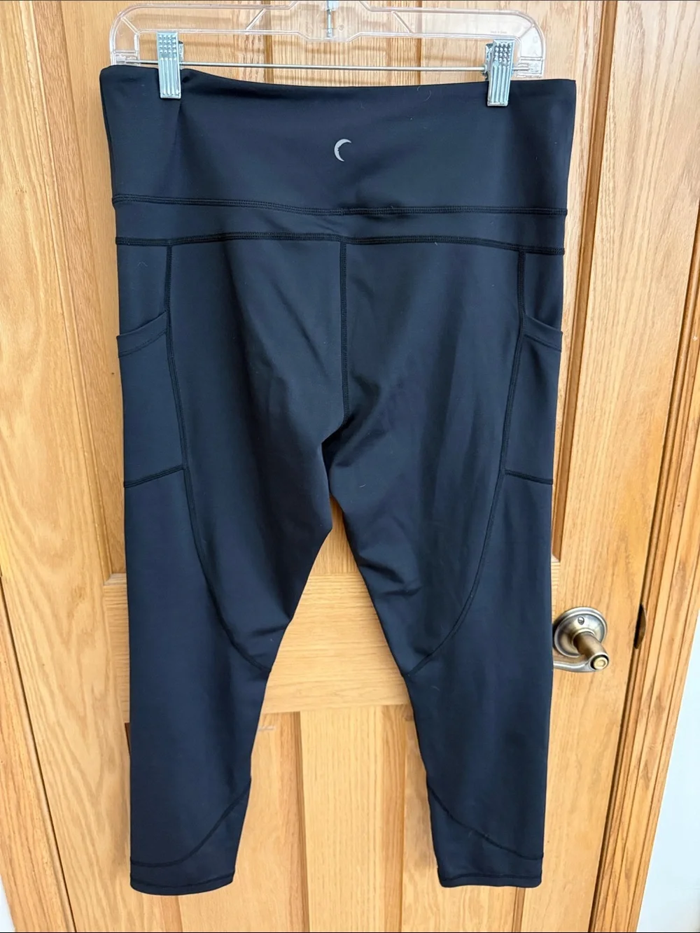 ZYIA capri leggings