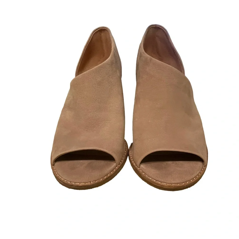 Lucky Brand Jaxy Sz 9.5 Beige Tan Soft Suede Open Toe Cut Out High Wedge