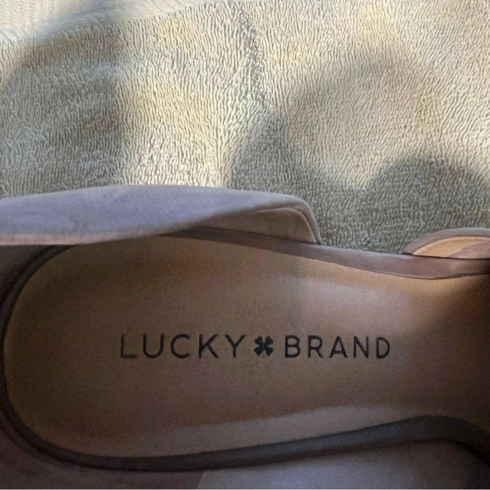 Lucky Brand Jaxy Sz 9.5 Beige Tan Soft Suede Open Toe Cut Out High Wedge