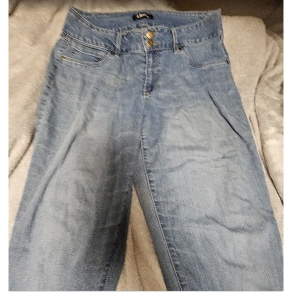 d. jeans owned other women
