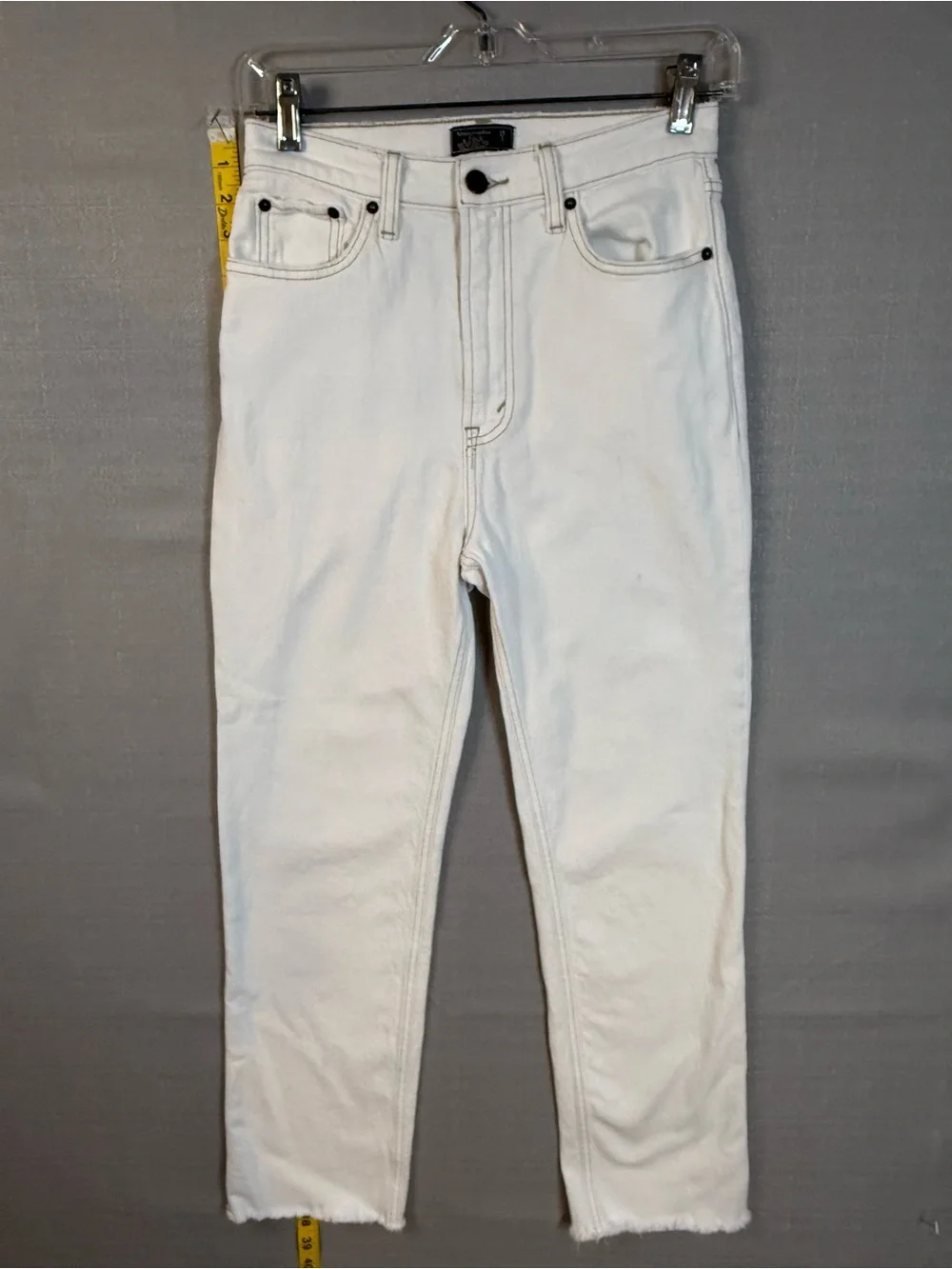 Women’s White Straight-Leg Jeans