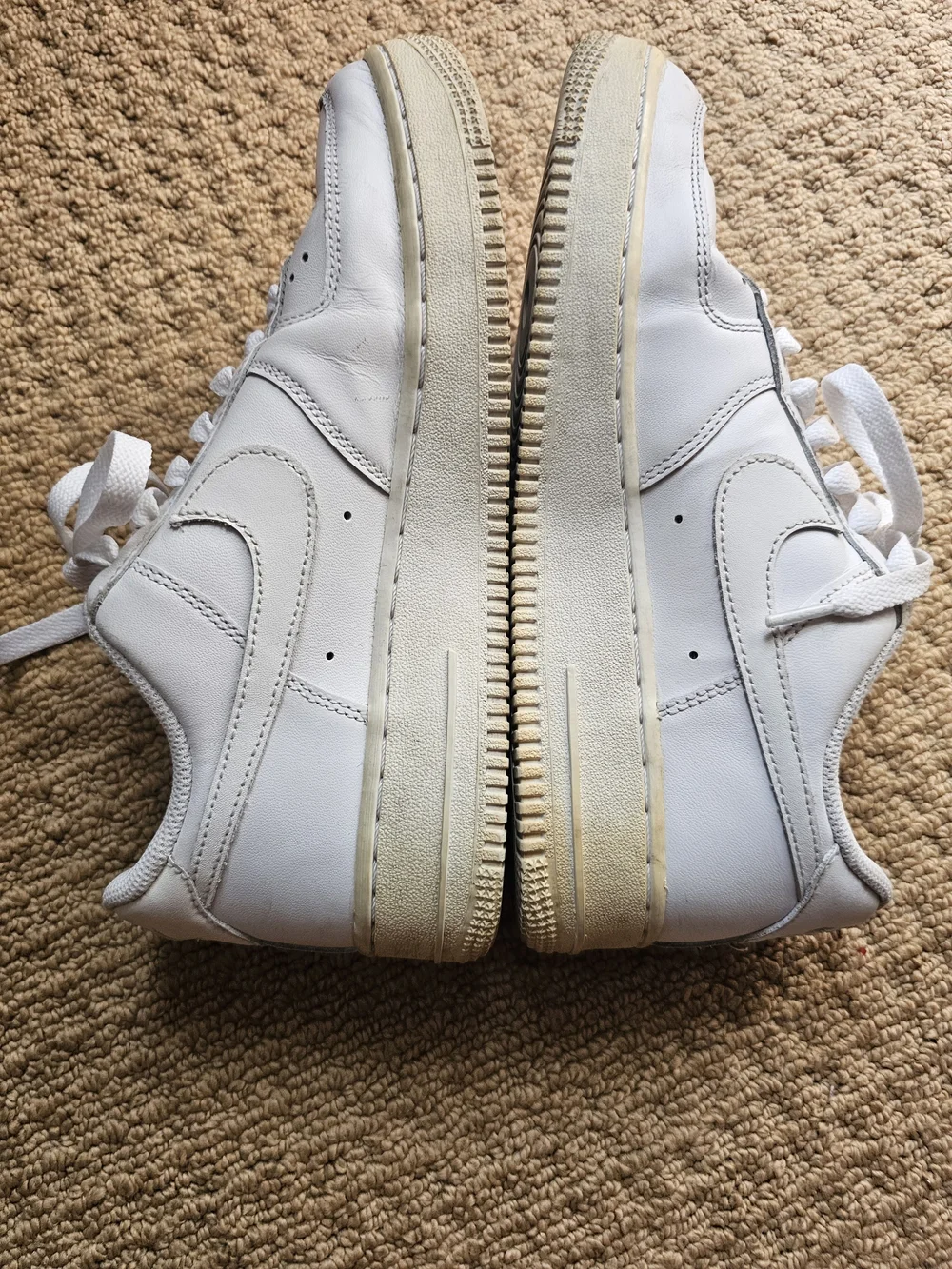 Nike Men's White Low-Top Leather Sneakers