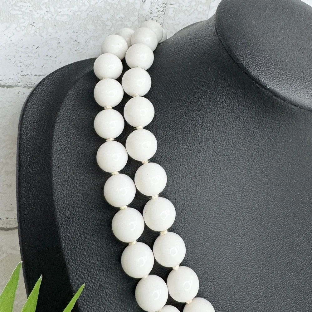 Vintage drape jewelry