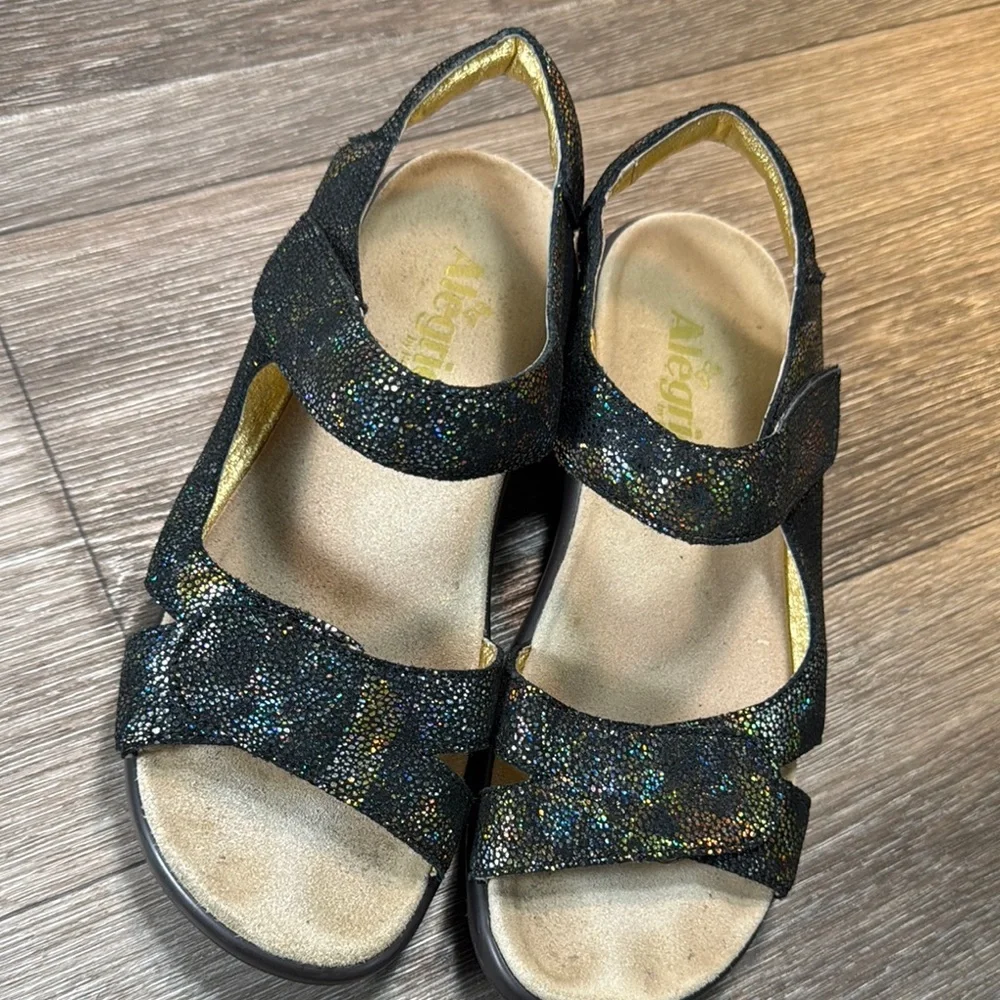 Alegria stylish black