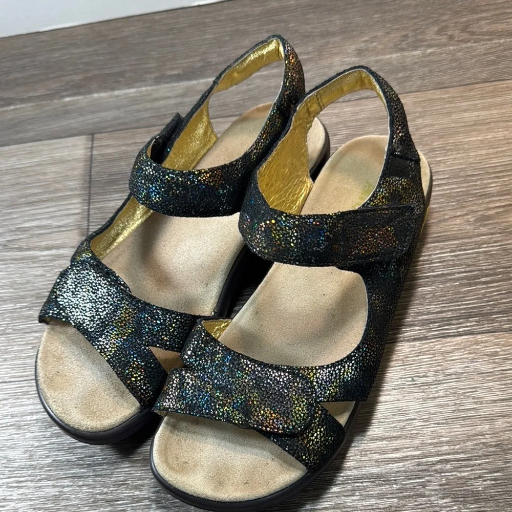 Alegria stylish black
