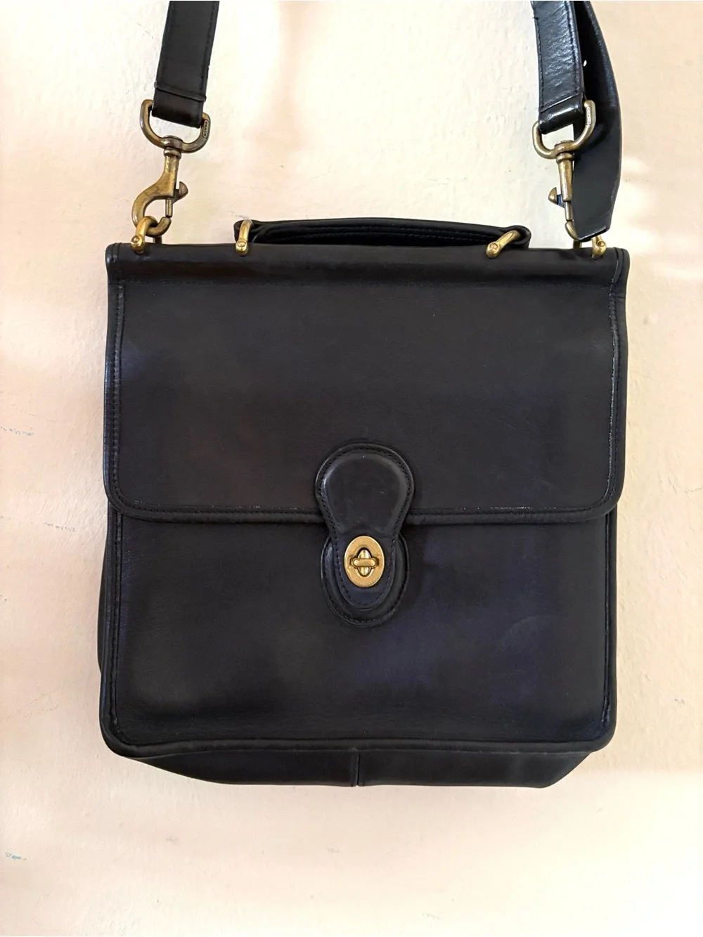 Vintage Coach Black Leather Willis Bag with Turnlock and Adjustable Strap