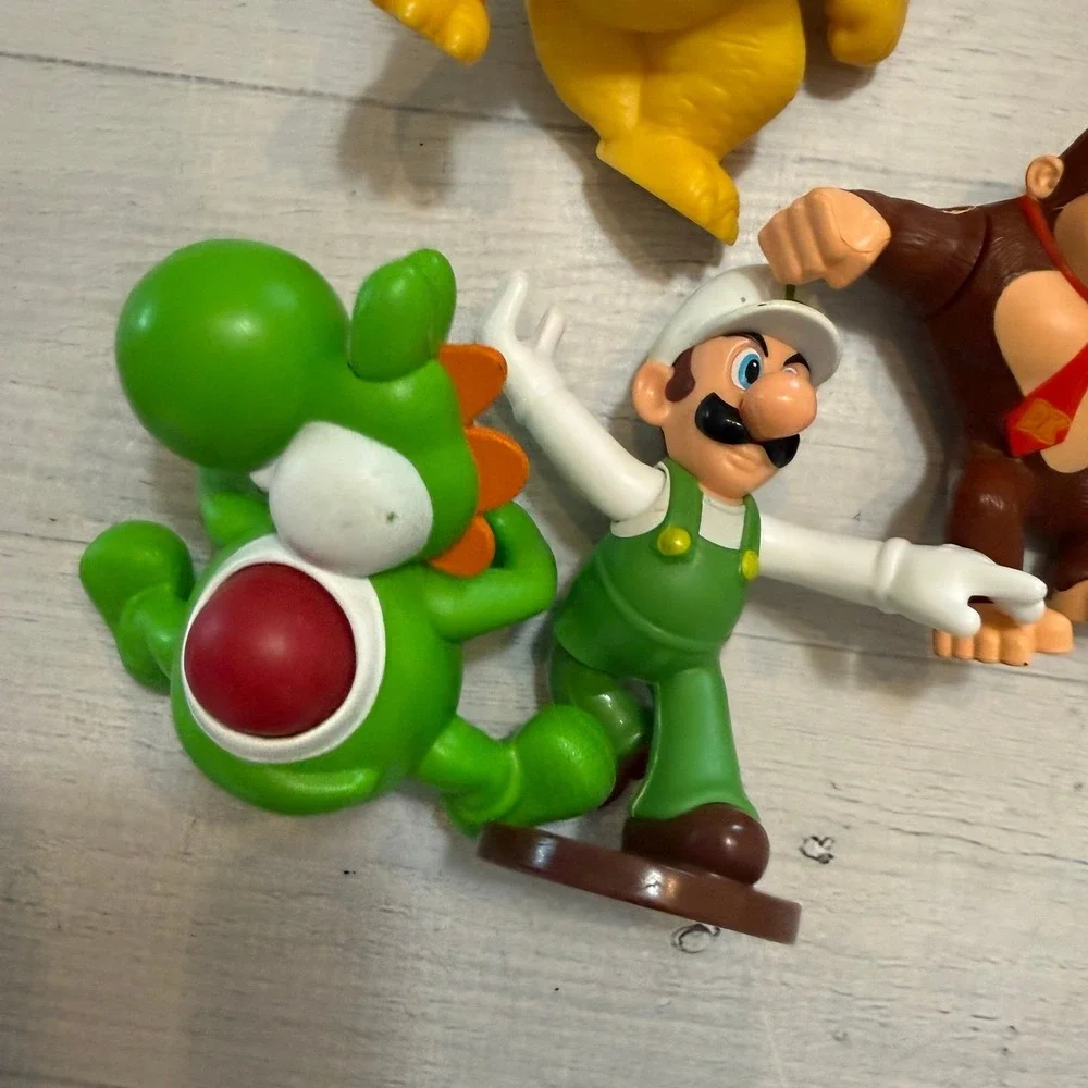 Super Mario brothers misc‎ McDonald's happy meal toys