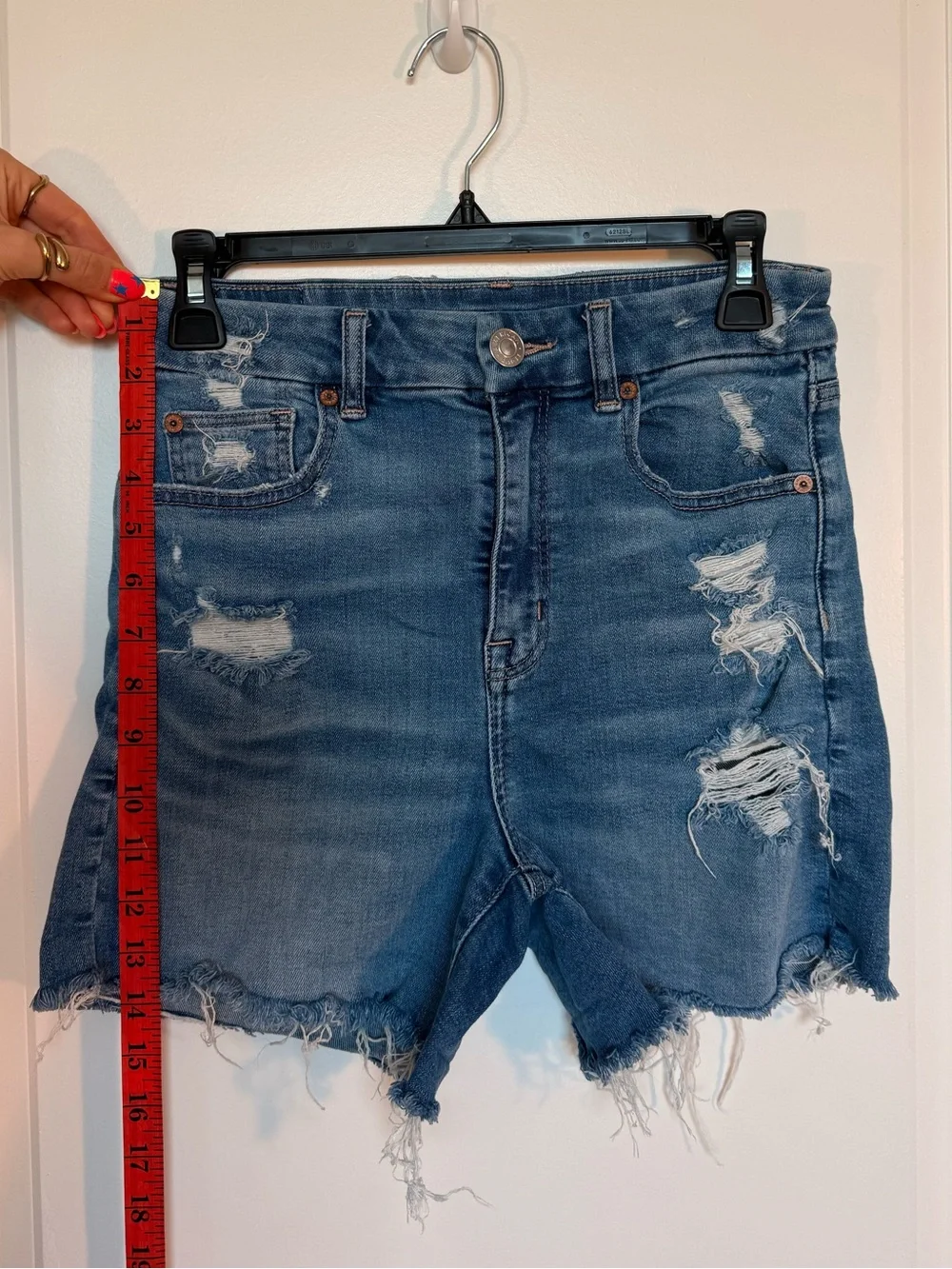 American Eagle Outfitters can distressing casual