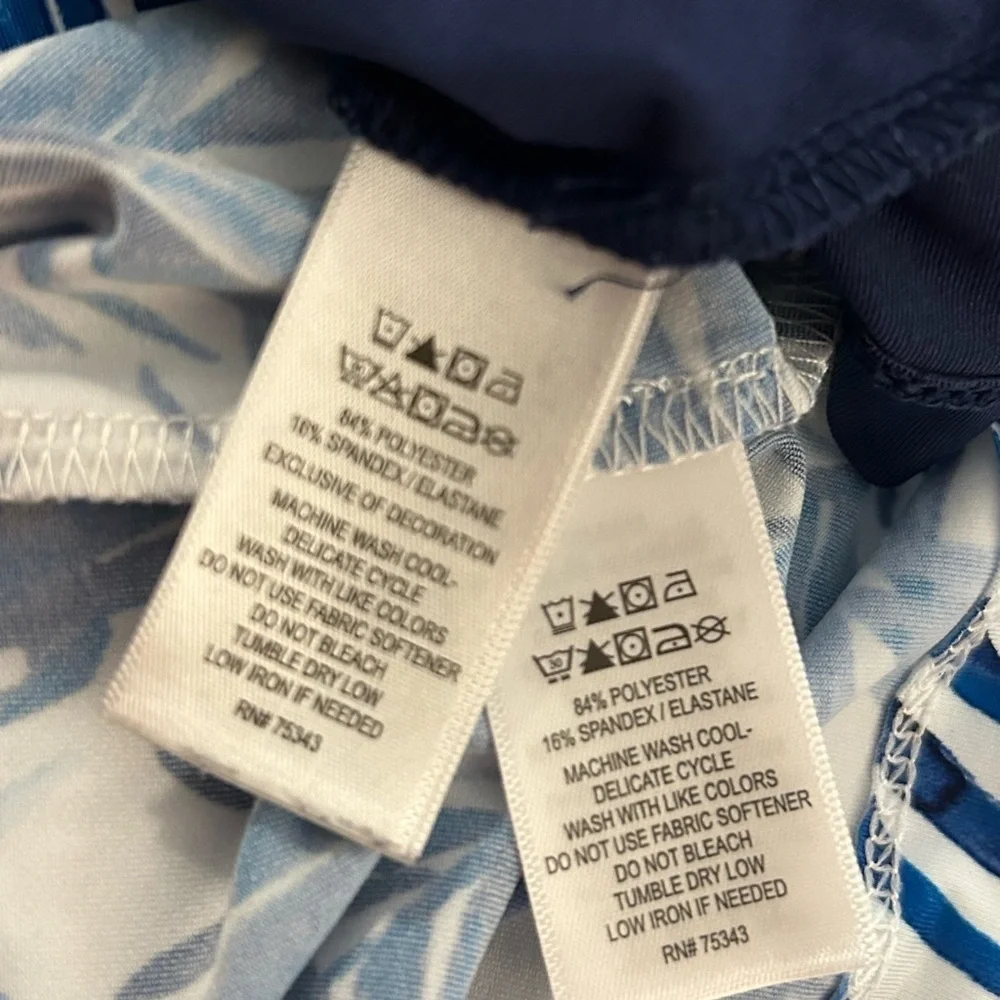 Tommy Bahama excellent chic