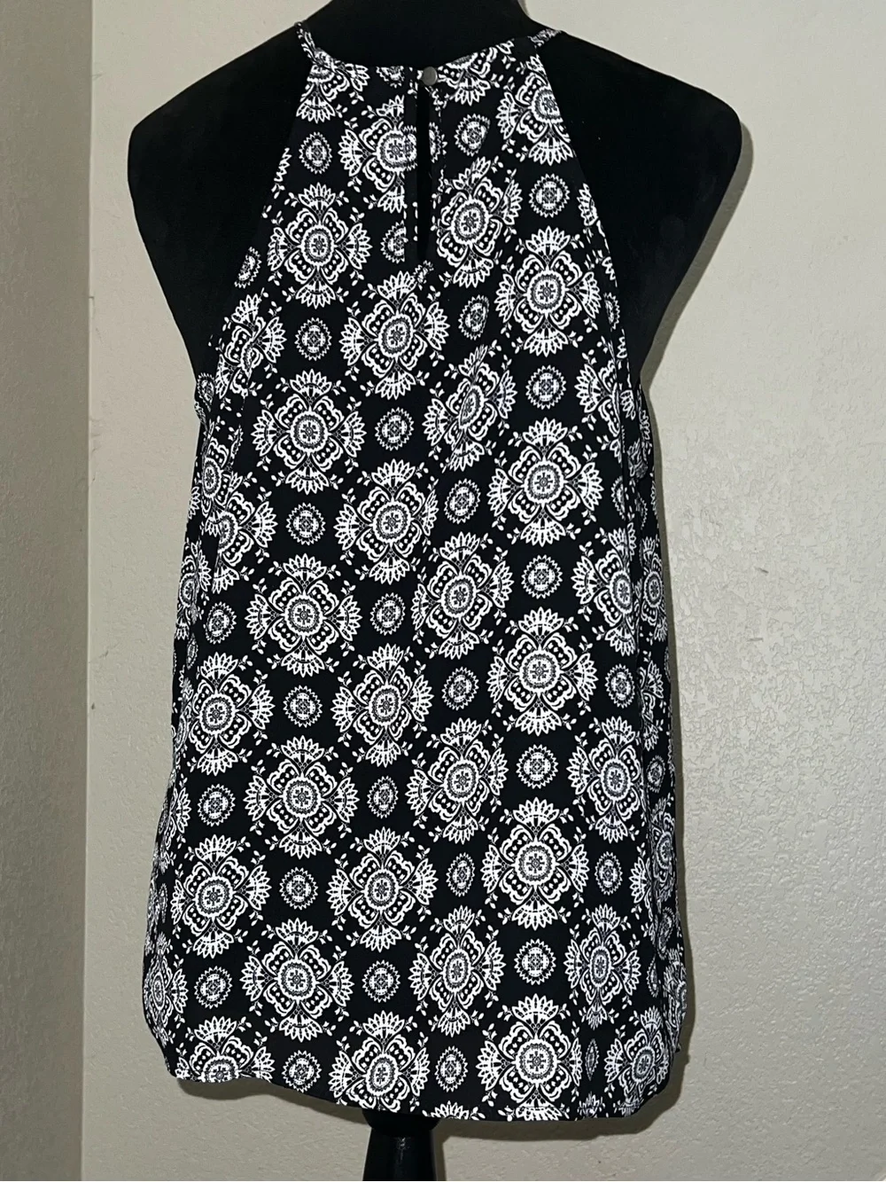 N/A sleeveless halter