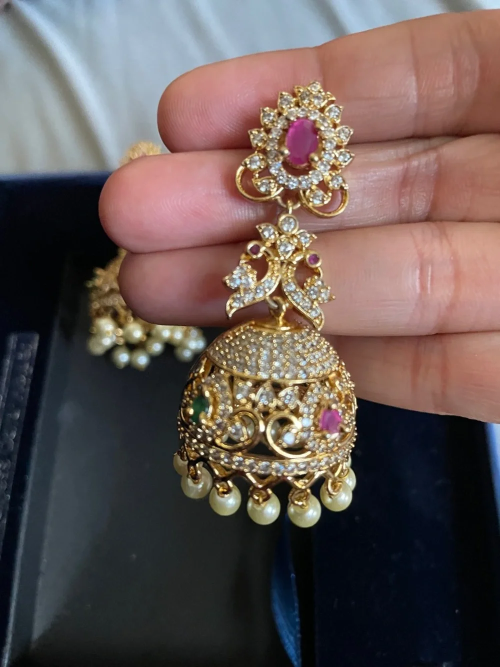 N/A elegant gold