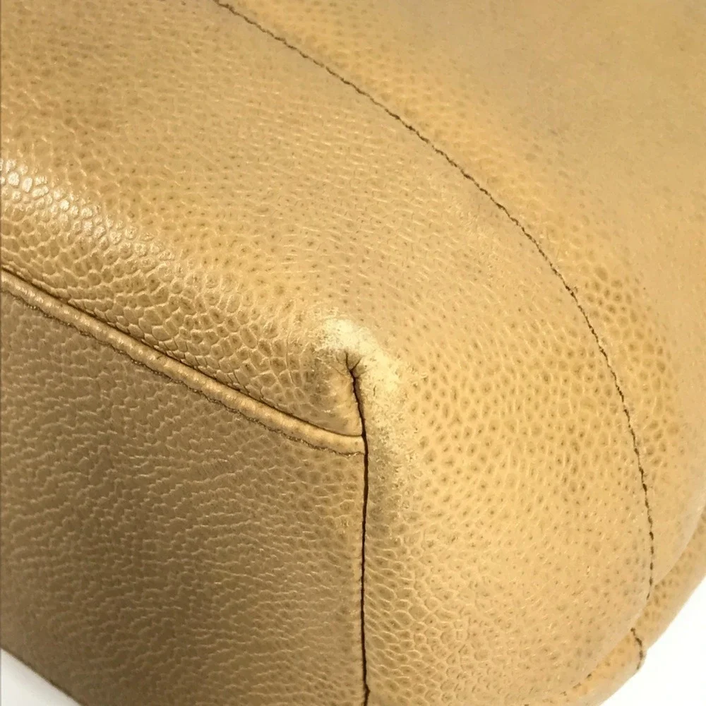 CHANEL seen marks 24cm