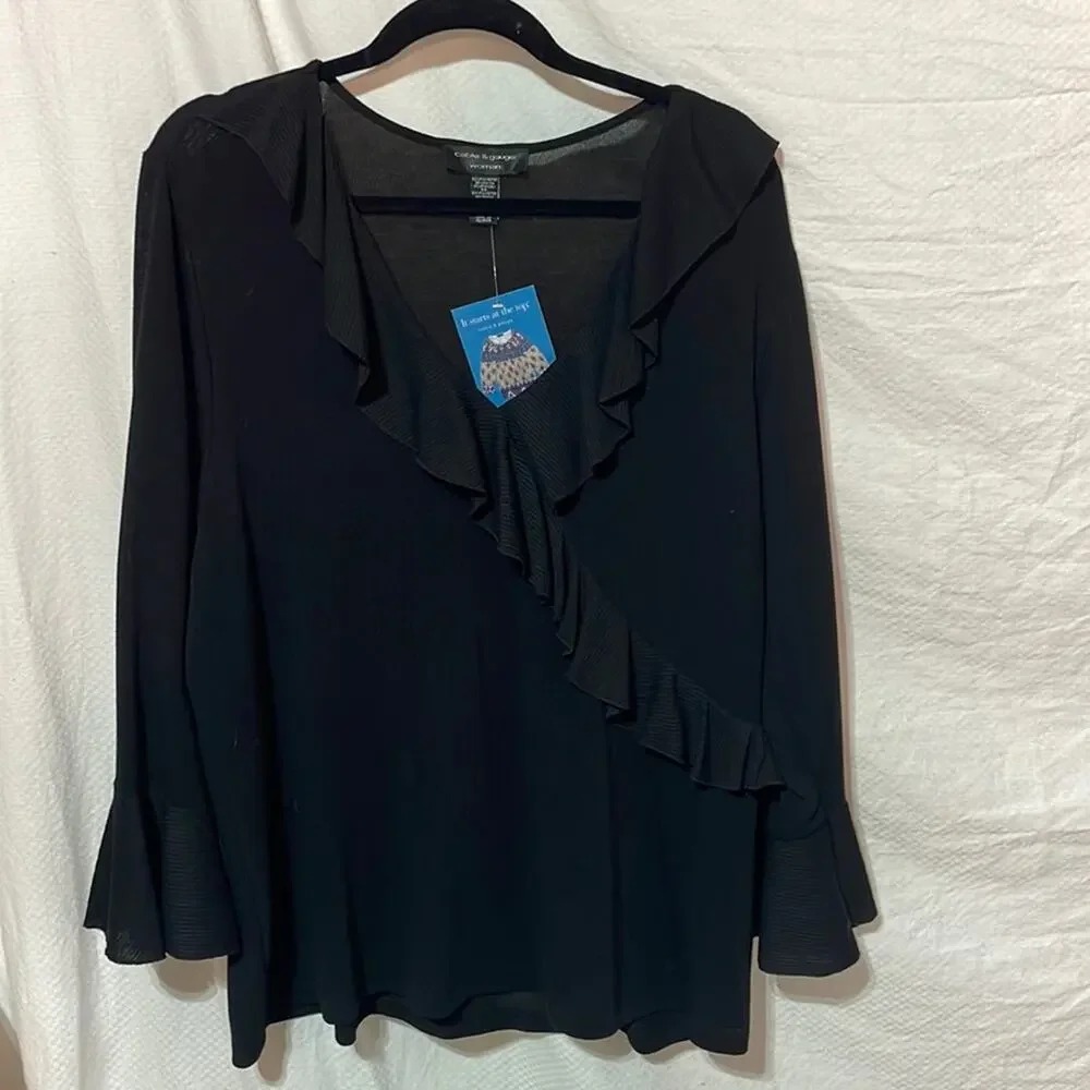 Cable & Gauge 1x black ruffled cross over body ruffled cuff nwt perfect