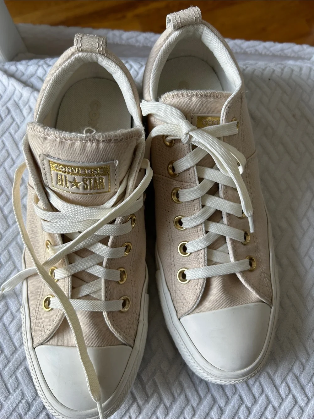 Converse low top