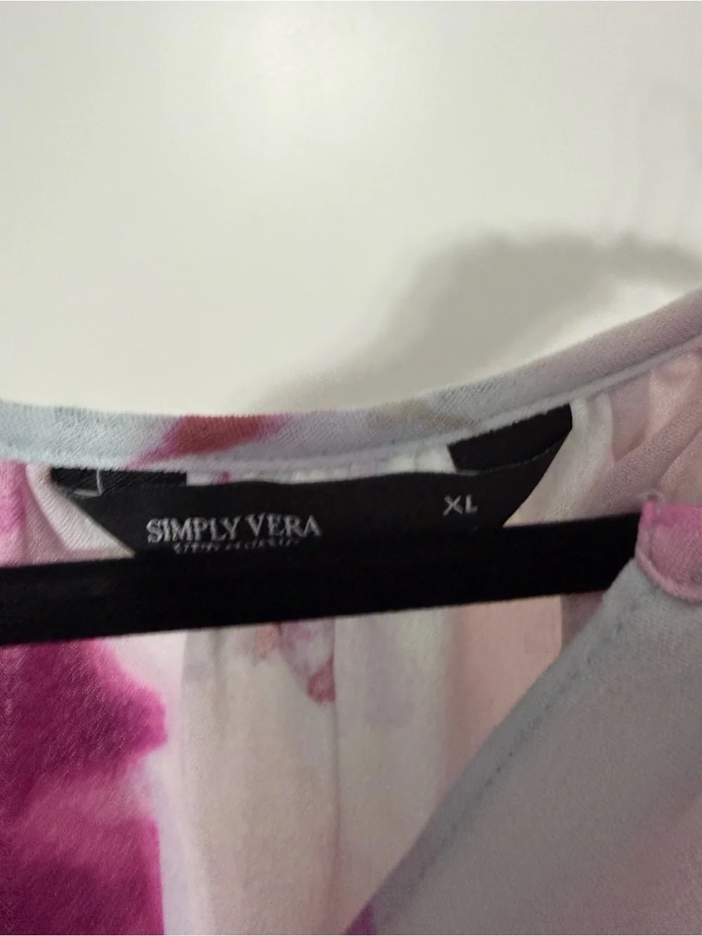 Simply Vera Vera Wang flowy blouse