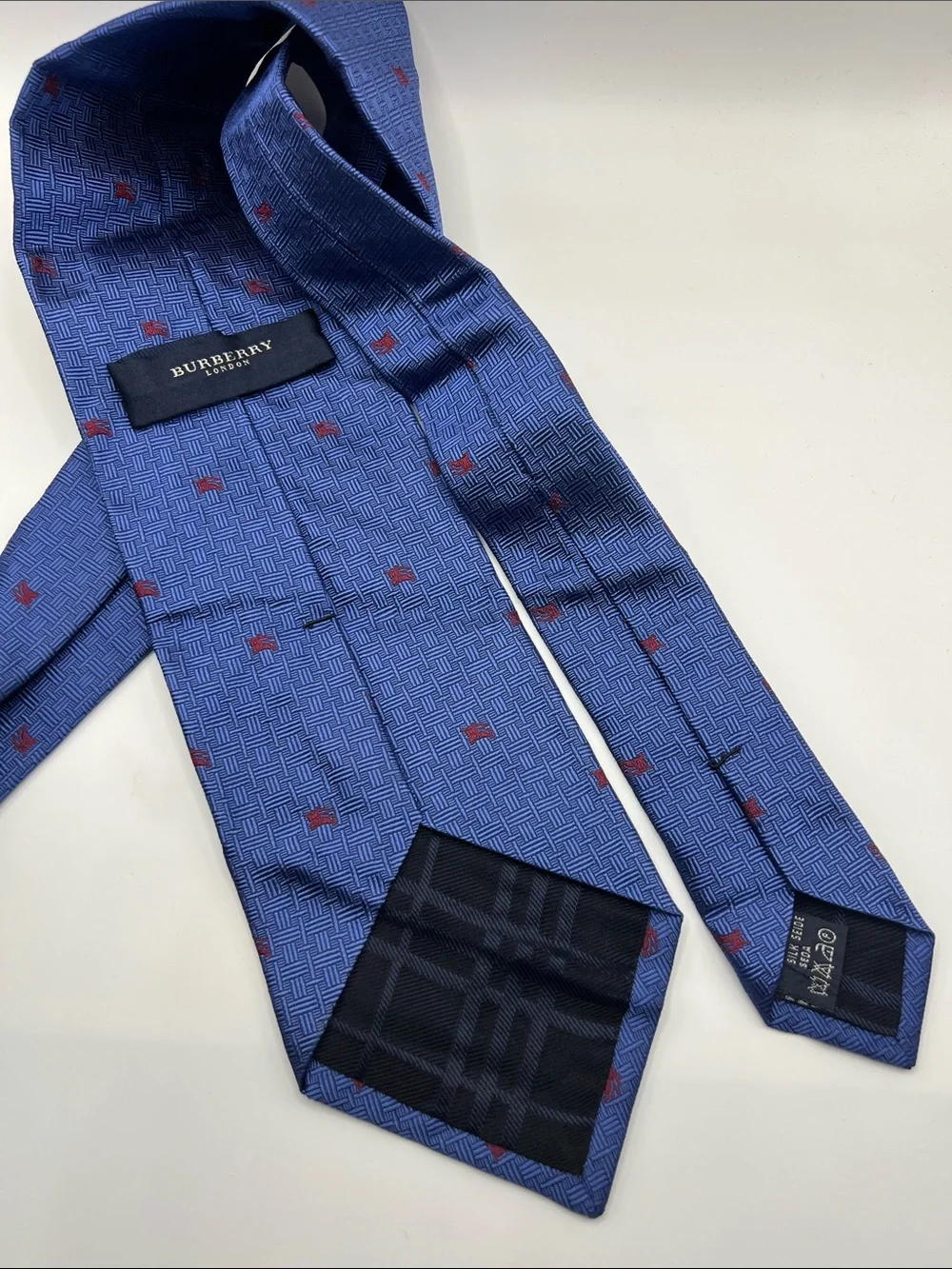 503. Men's Burberry Blue Patterned Tie with Red Accents
