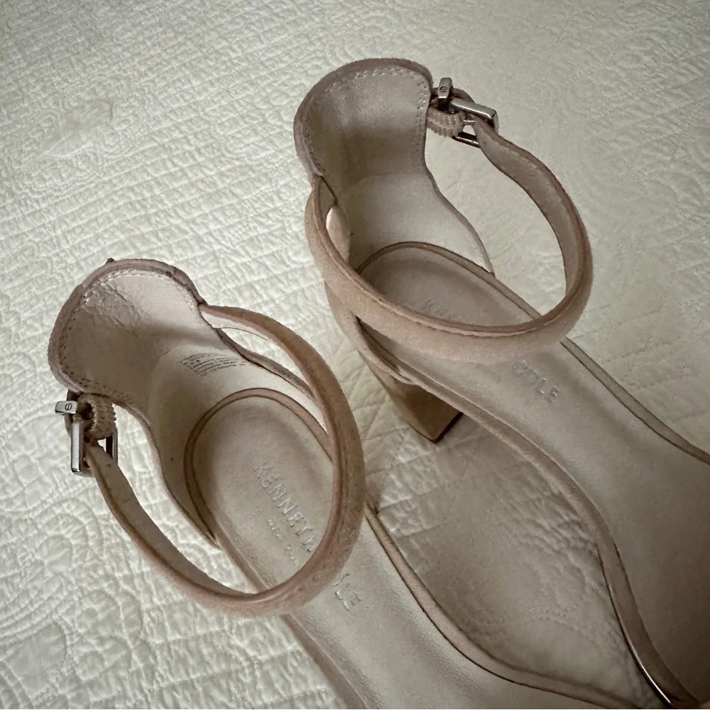 Kenneth Cole Women's Lex Suede Ankle Strap Block Heel Sandals Tan 6.5