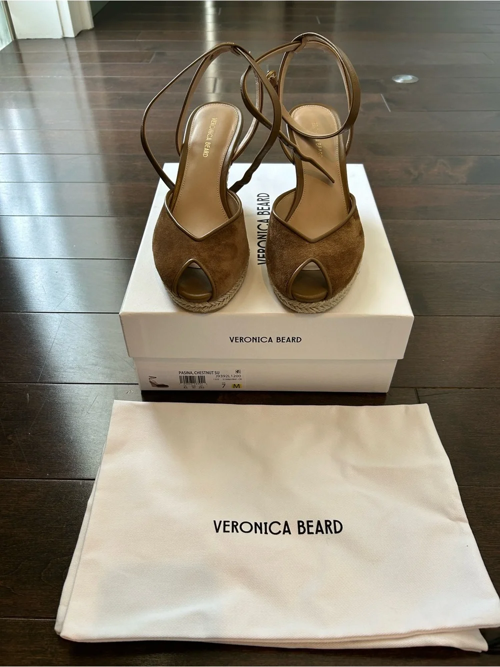 Veronica Beard classic comfortable box