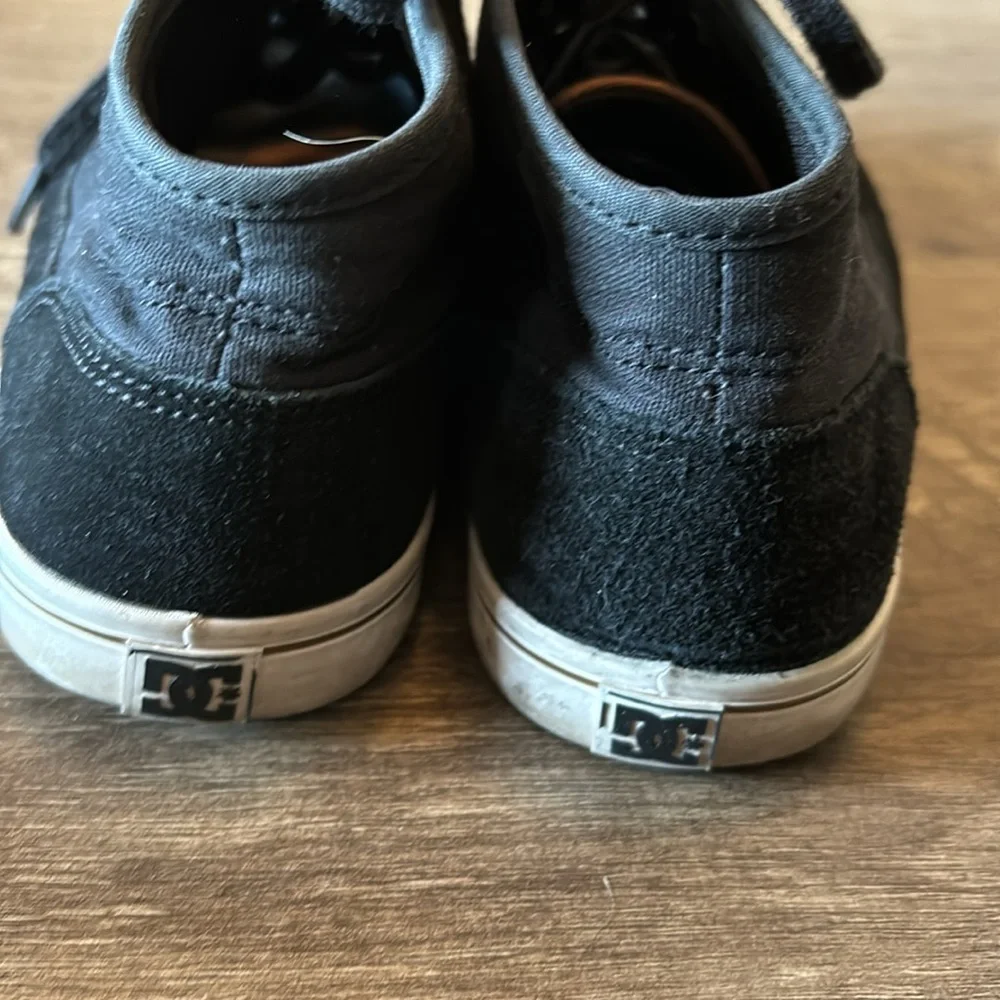 DC top sneakers