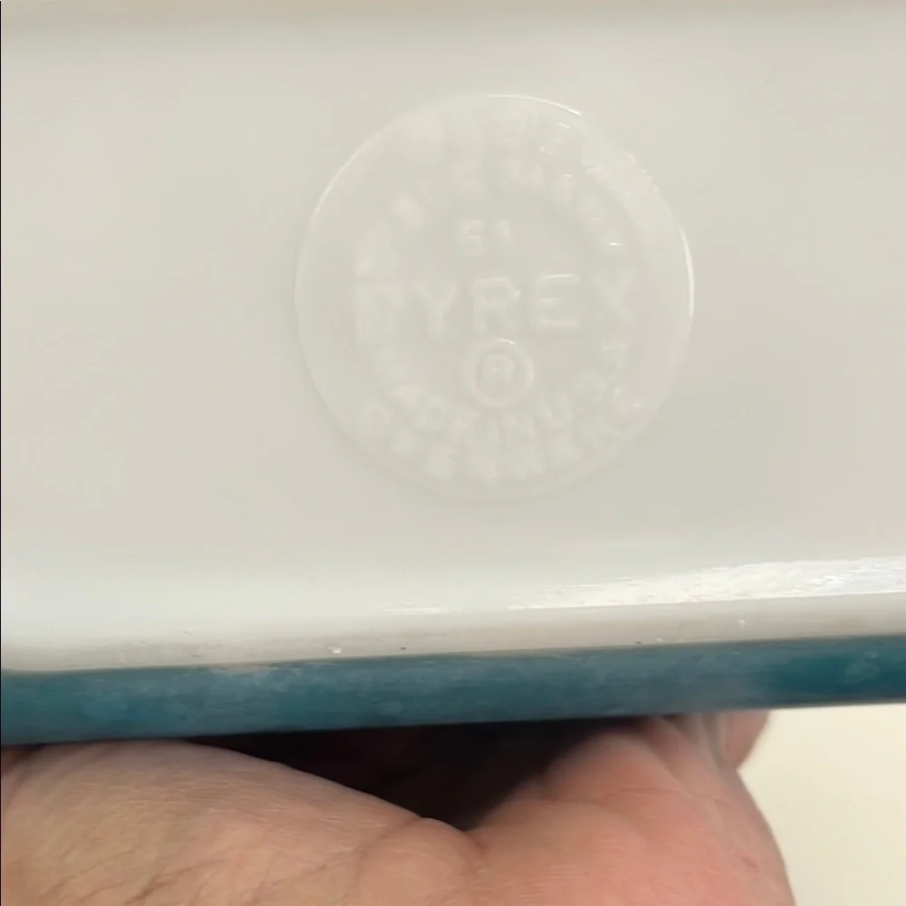 Pyrex stylish blue