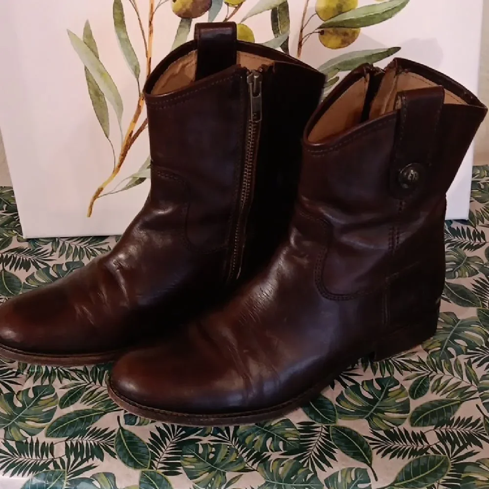 FRYE Melissa Button Front Boots. Country. Coastal Cowgirl. Equestrian