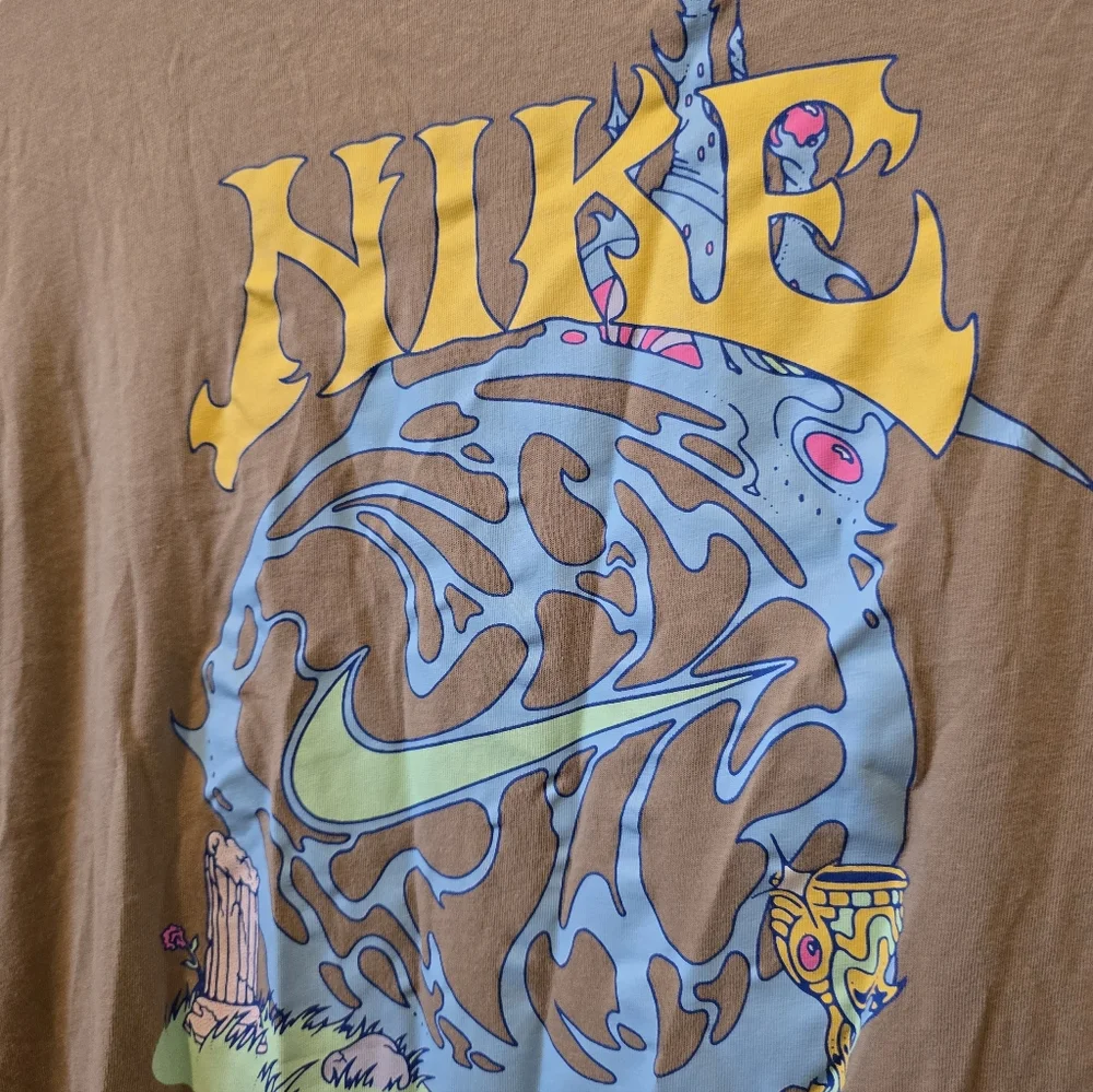 Have a Nike Haze Mystic Magic Fantasy t-shirt size XL