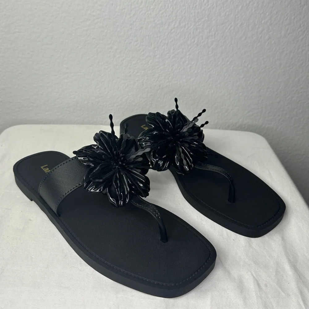 Larroude black hibiscus
