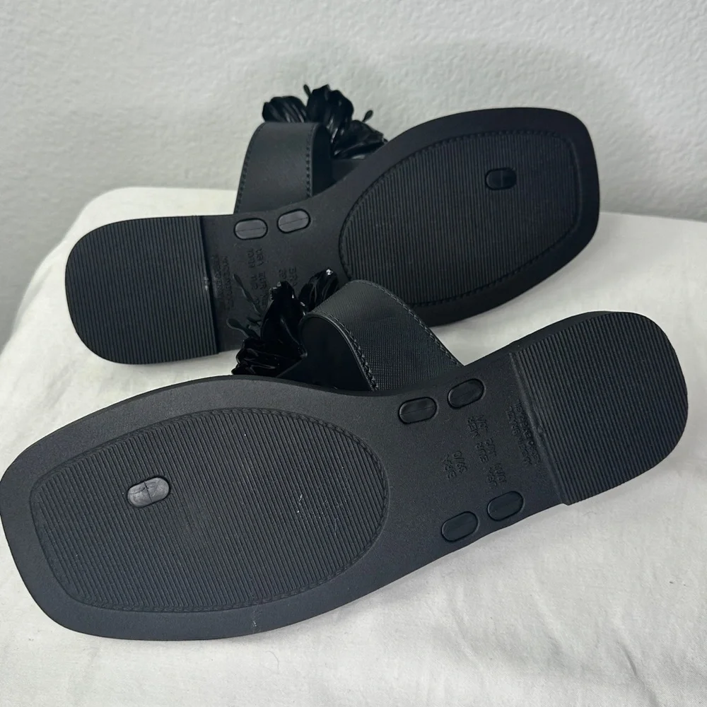 Larroude black hibiscus