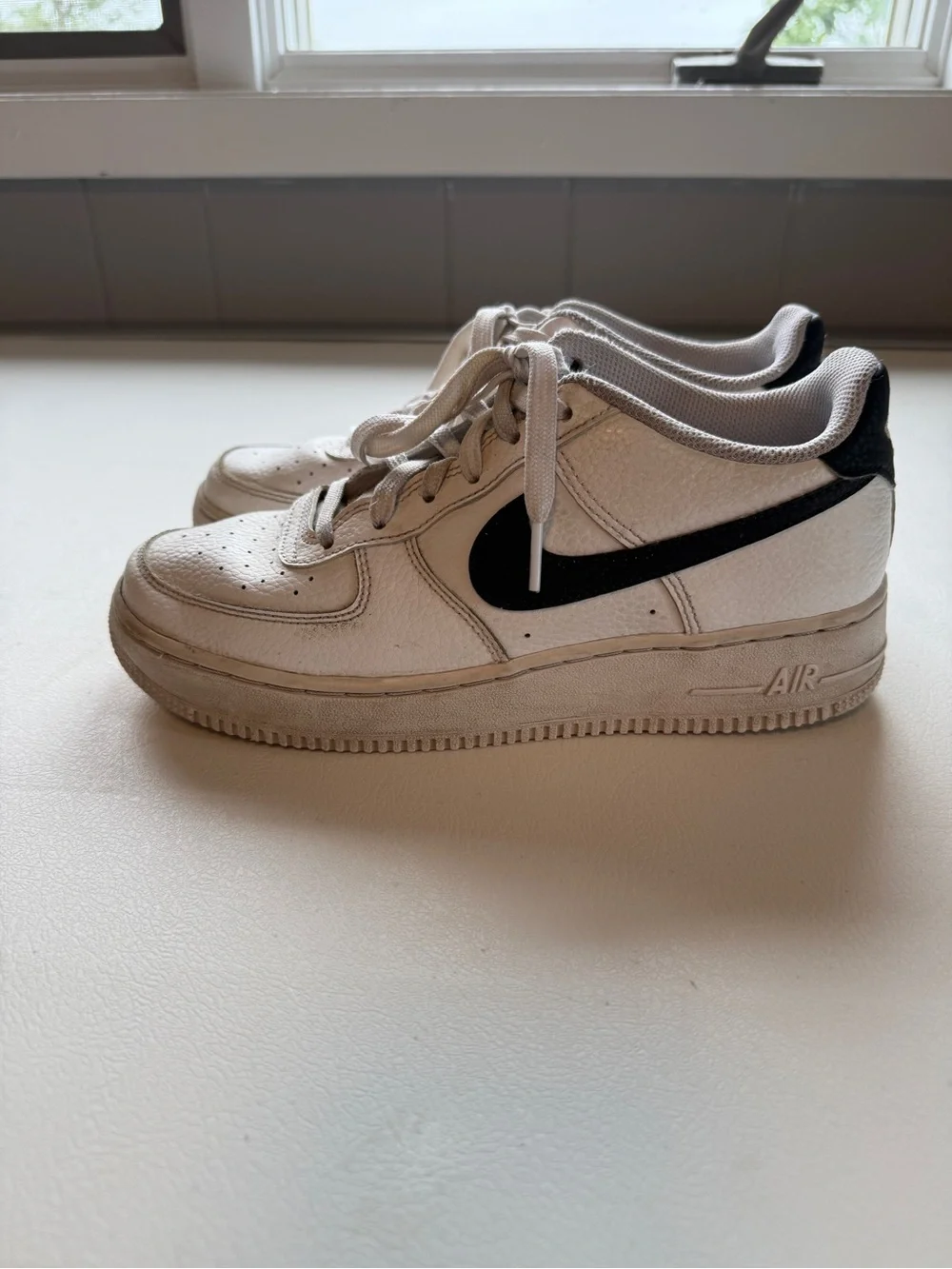 Nike Air Force 1 Low White Black Swoosh Size 6.5Y/ Women’s 8