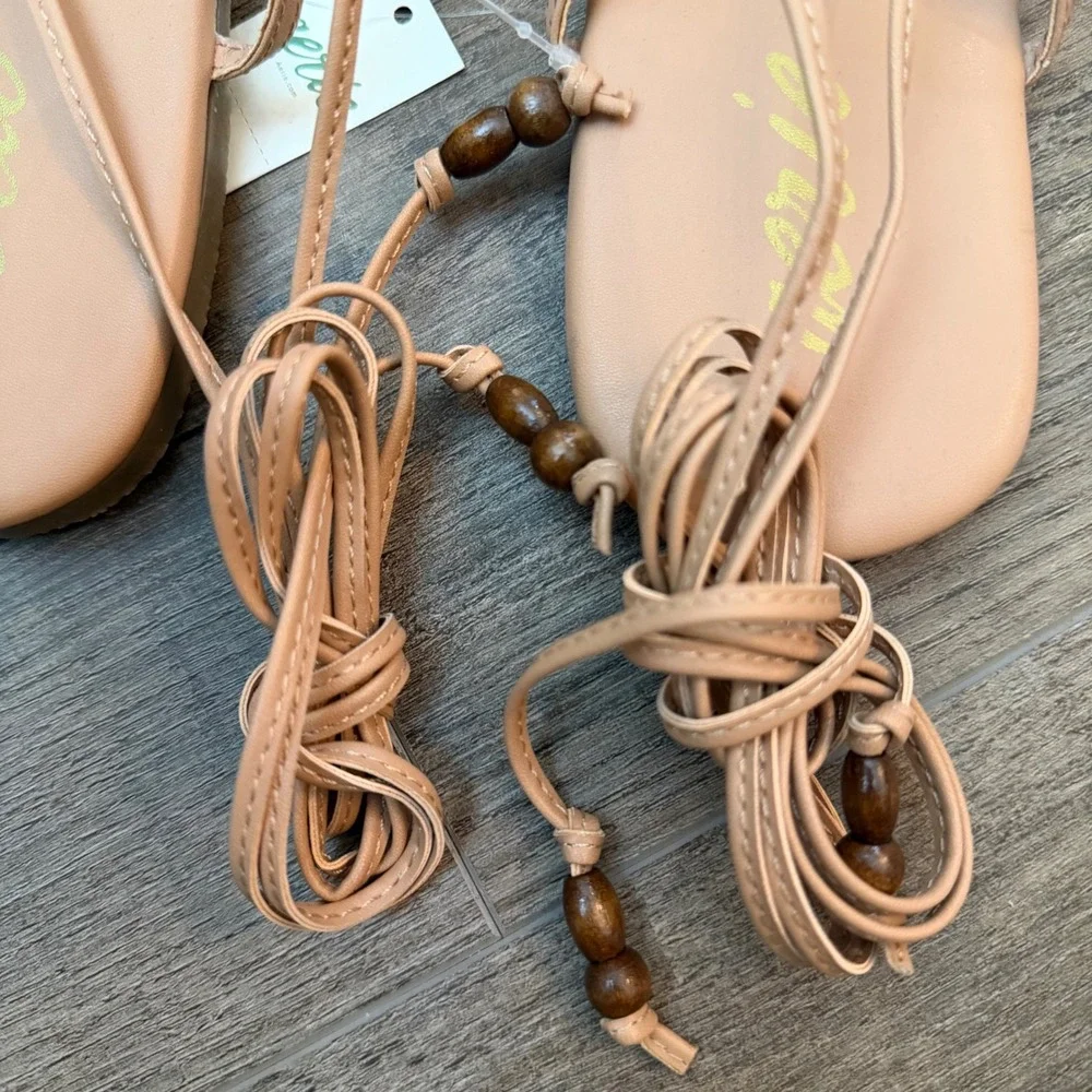NEW Aerie Women 10 Tan Lace Up Gladiator Sandals Wood Bead Thong Flat Resortwear