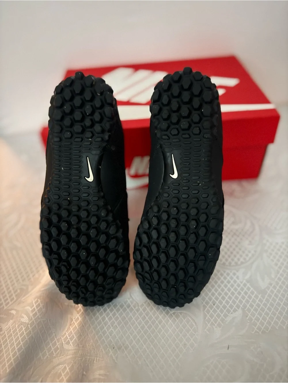 Nike low profile