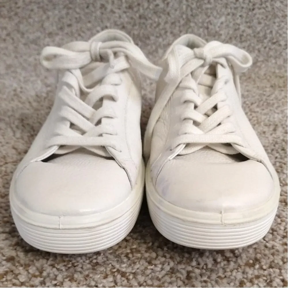 Ecco minimal white