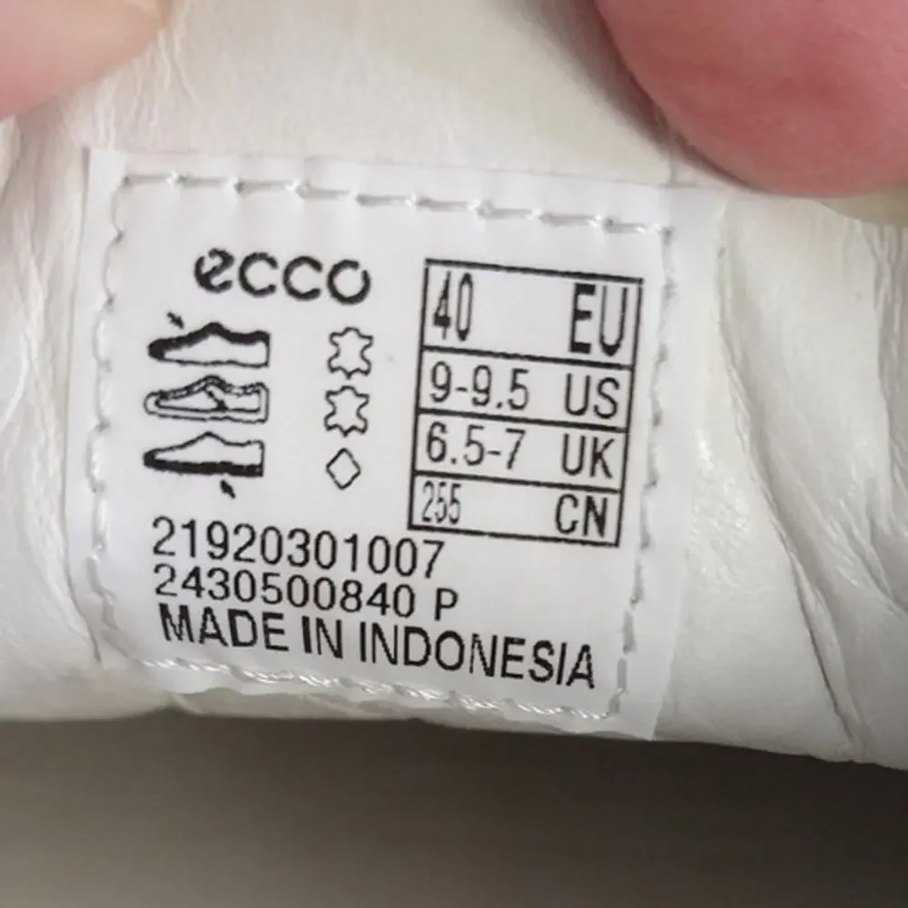 Ecco minimal white