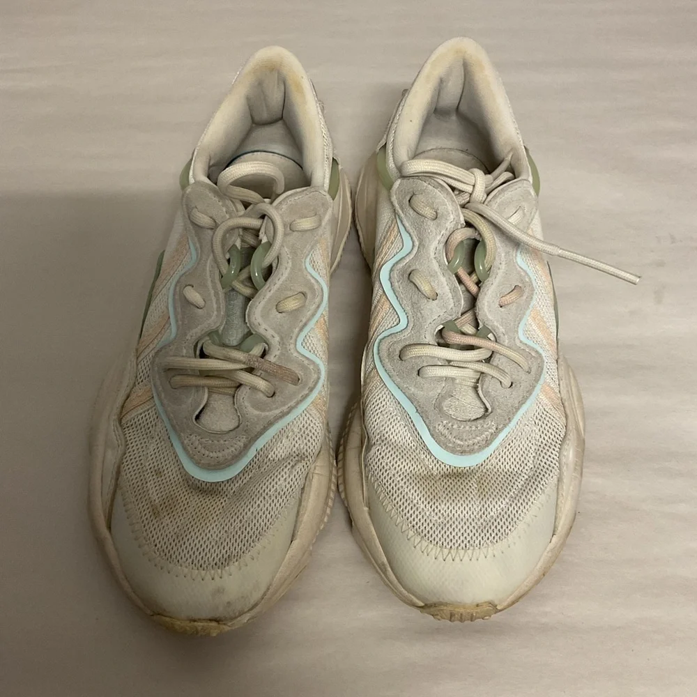 Adidas Womens Ozweego Off White Wonder Beige Running Shoes Sneakers Size 5