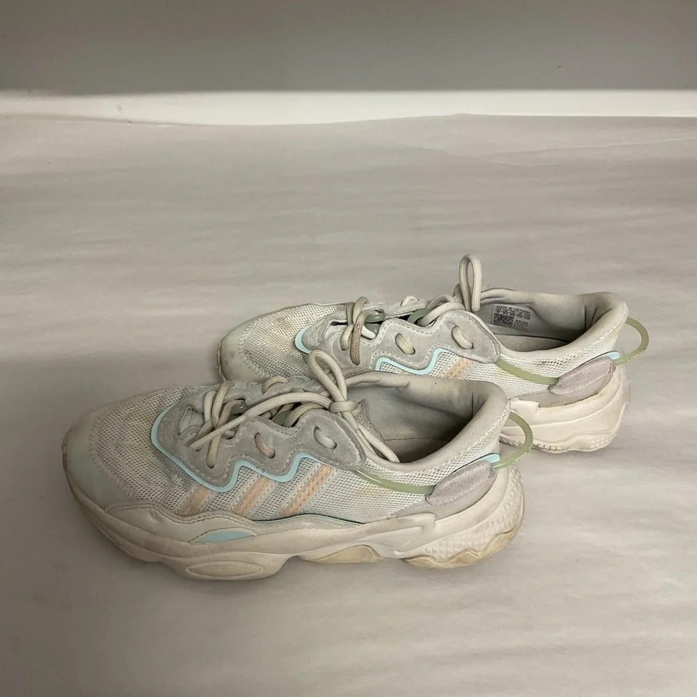 Adidas Womens Ozweego Off White Wonder Beige Running Shoes Sneakers Size 5