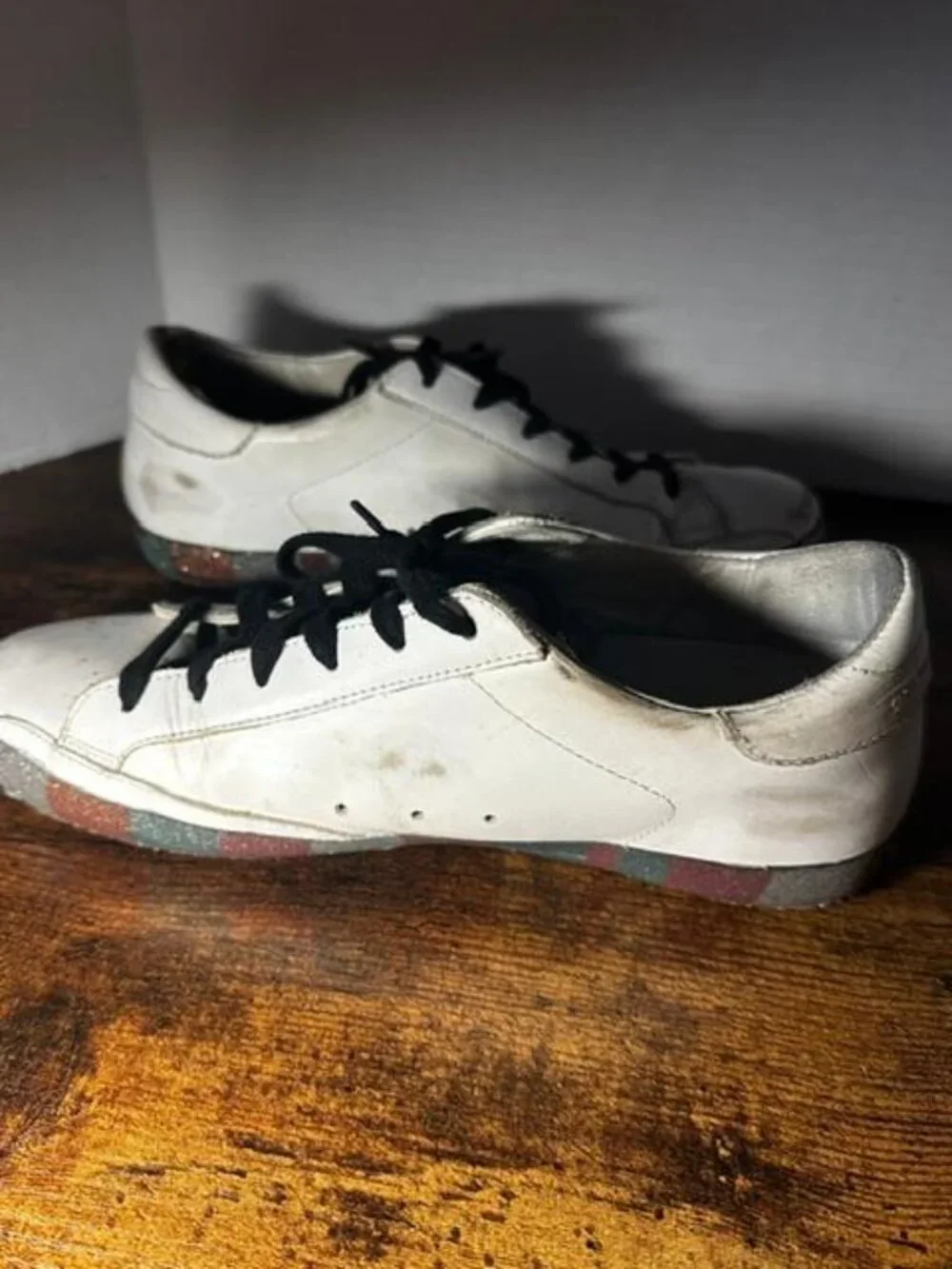 Golden Goose folds italy