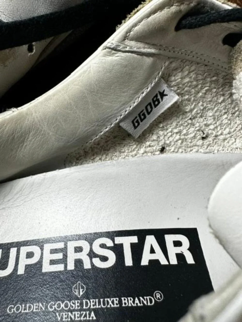 Golden Goose laces dust