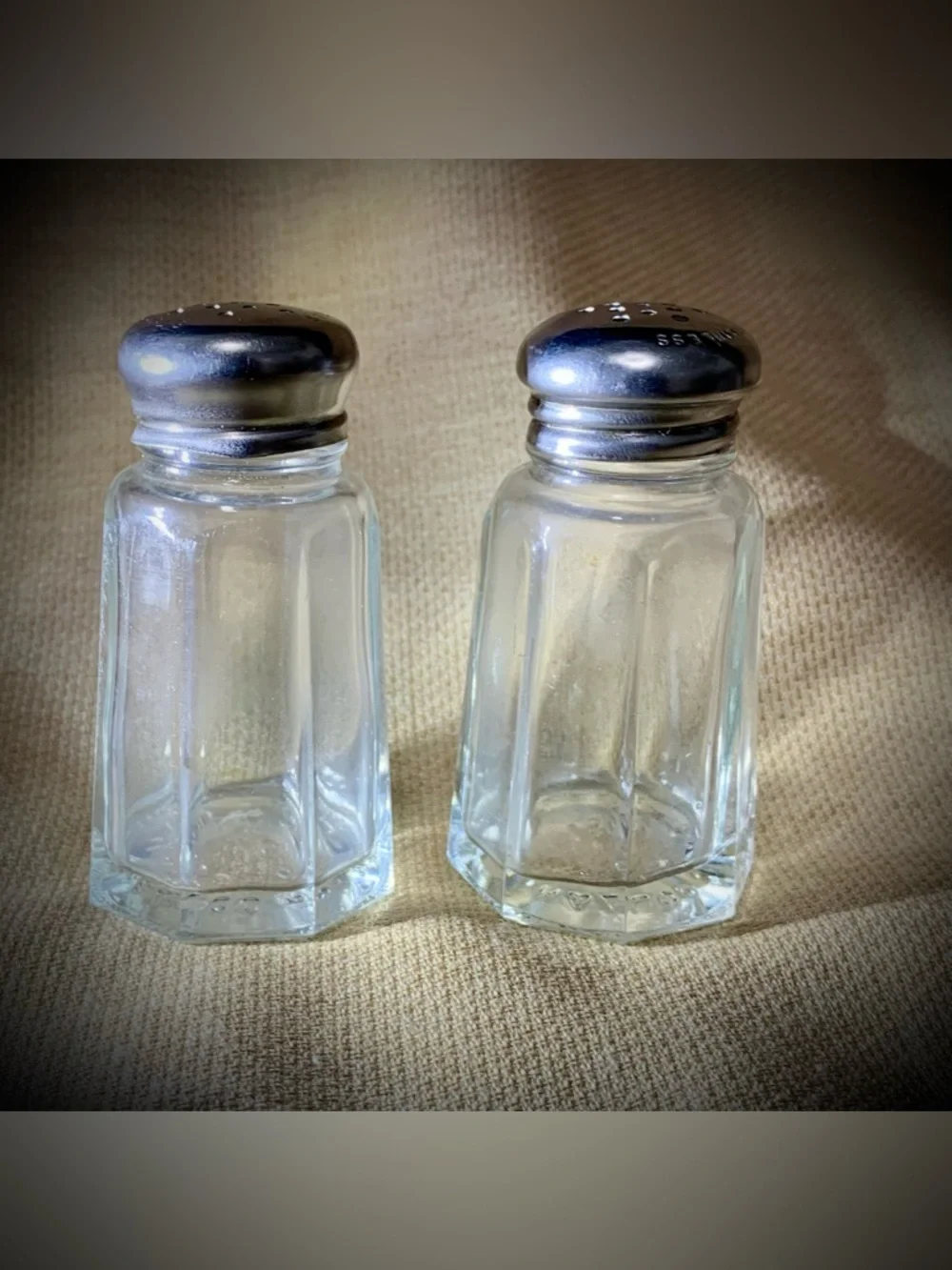 🔍 Vintage HALCO USA Glass Salt & Pepper Shaker Set – Stainless Steel Tops (2)