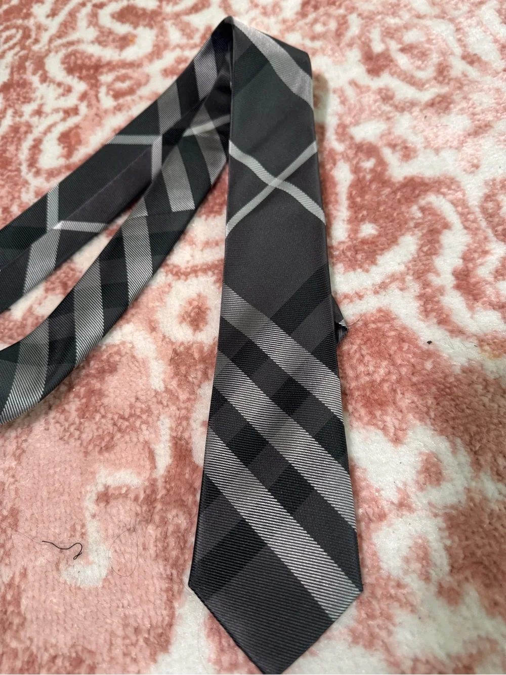 Burberry tie classic