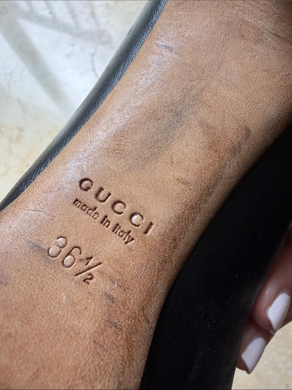 Gucci elegant black